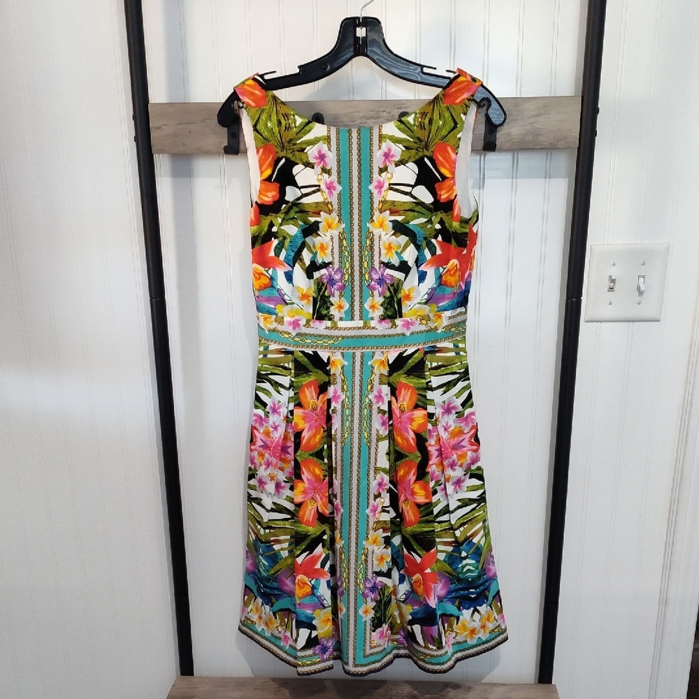 Maggy London Floral Fit Sleeveless Dress